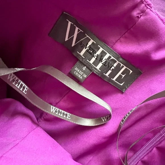 Vera Wang Strapless Gown - Picture 7 of 7